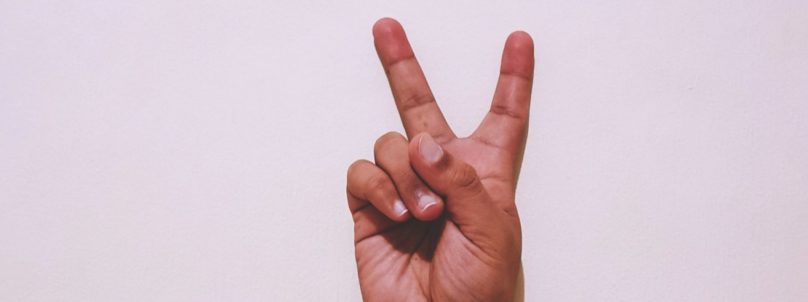 2-fingers-thumb